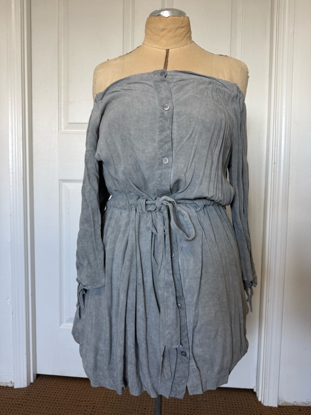 dance and marvel Off-Shoulder Grey Button-Front Dress with Waist Tie